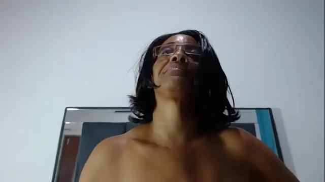 Image 10 of cristalsabogal Stream on Chaturbate on 19 months ago