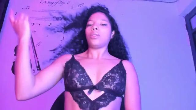 Image 4 of cristalsmith_tease Stream on Chaturbate on 17 months ago