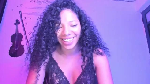 Image 6 of cristalsmith_tease Stream on Chaturbate on 17 months ago