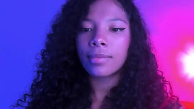 Image 12 of cristalsmith_tease Stream on Chaturbate on 17 months ago