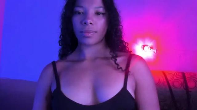 Image 2 of cristalsmith_tease Stream on Chaturbate on 17 months ago