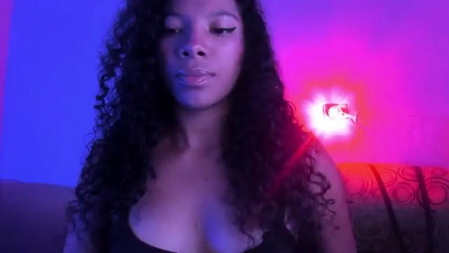 Image 4 of cristalsmith_tease Stream on Chaturbate on 17 months ago