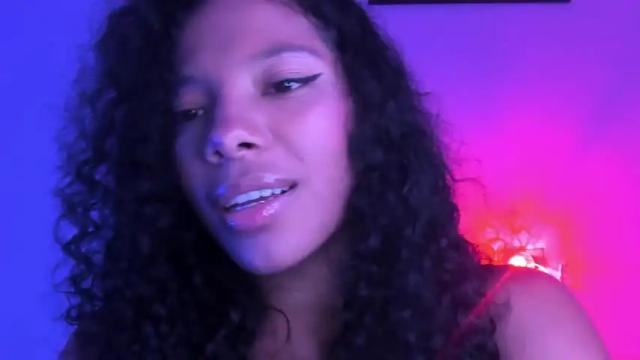 Image 6 of cristalsmith_tease Stream on Chaturbate on 17 months ago