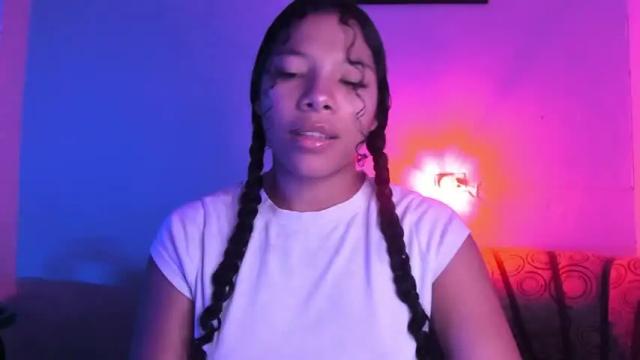 Image 2 of cristalsmith_tease Stream on Chaturbate on 17 months ago