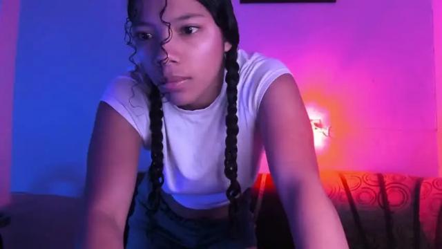 Image 3 of cristalsmith_tease Stream on Chaturbate on 17 months ago