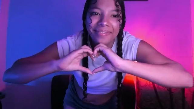 Image 7 of cristalsmith_tease Stream on Chaturbate on 17 months ago