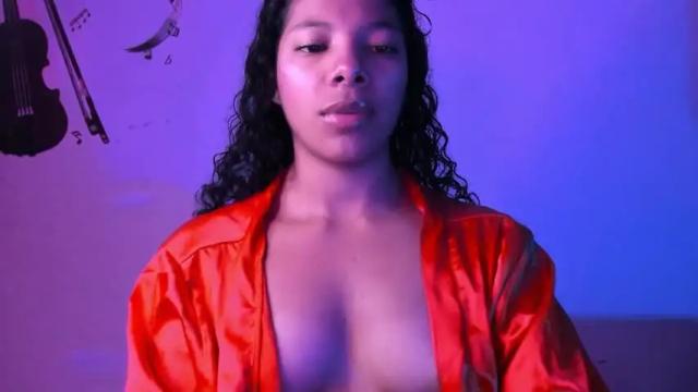 Image 12 of cristalsmith_tease Stream on Chaturbate on 17 months ago