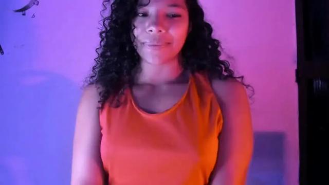 Image 3 of cristalsmith_tease Stream on Chaturbate on 21 months ago