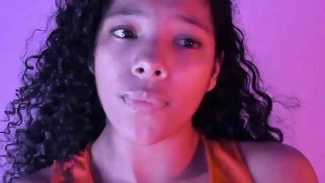 Image 6 of cristalsmith_tease Stream on Chaturbate on 21 months ago
