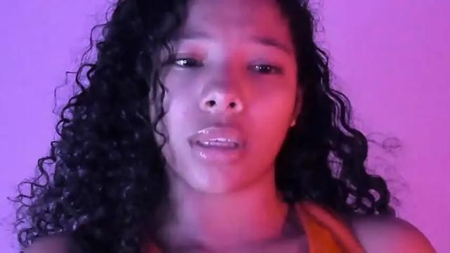 Image 7 of cristalsmith_tease Stream on Chaturbate on 21 months ago
