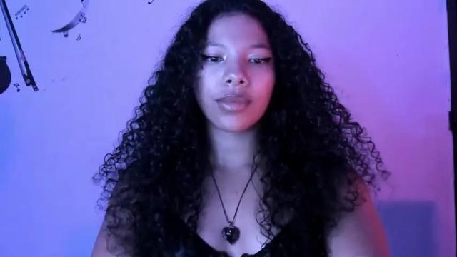 Image 10 of cristalsmith_tease Stream on Chaturbate on 17 months ago