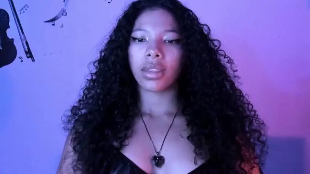 Image 2 of cristalsmith_tease Stream on Chaturbate on 17 months ago
