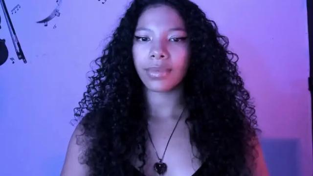 Image 3 of cristalsmith_tease Stream on Chaturbate on 17 months ago