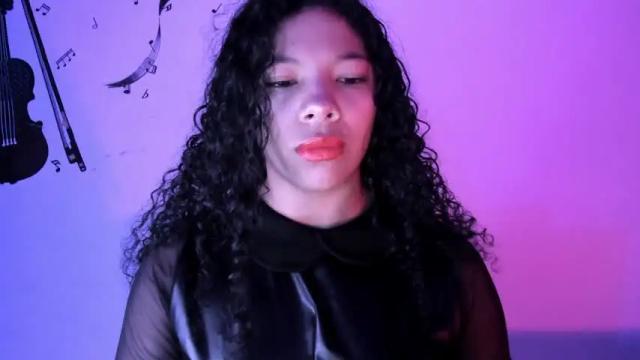 Image 2 of cristalsmith_tease Stream on Chaturbate on 17 months ago