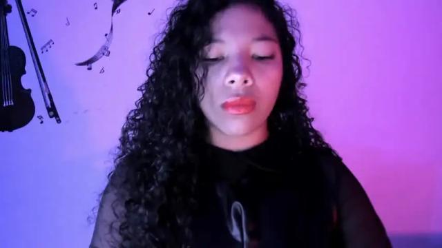 Image 3 of cristalsmith_tease Stream on Chaturbate on 17 months ago