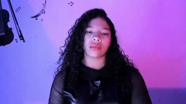 Image 7 of cristalsmith_tease Stream on Chaturbate on 17 months ago