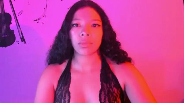 Image 2 of cristalsmith_tease Stream on Chaturbate on 15 months ago