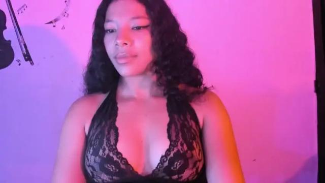 Image 6 of cristalsmith_tease Stream on Chaturbate on 15 months ago