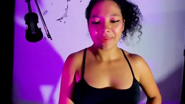 Image 10 of cristalsmith_tease Stream on Chaturbate on 14 months ago