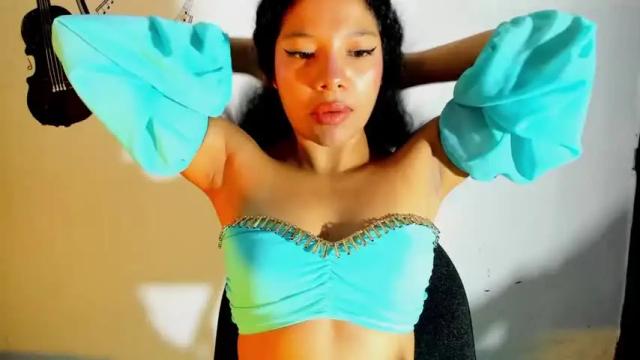 Image 11 of cristalsmith_tease Stream on Chaturbate on 14 months ago
