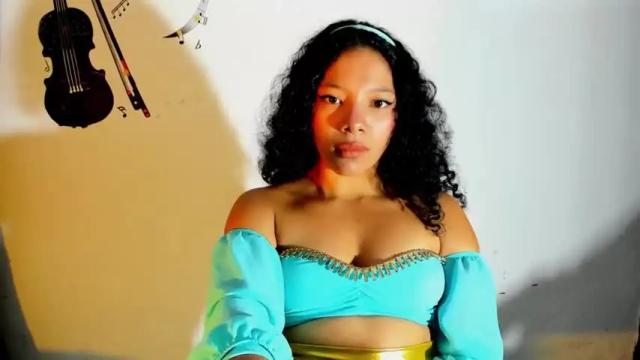 Image 7 of cristalsmith_tease Stream on Chaturbate on 14 months ago