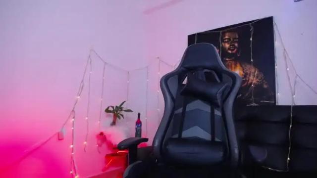 Image 12 of cristasky Stream on Chaturbate on 14 months ago