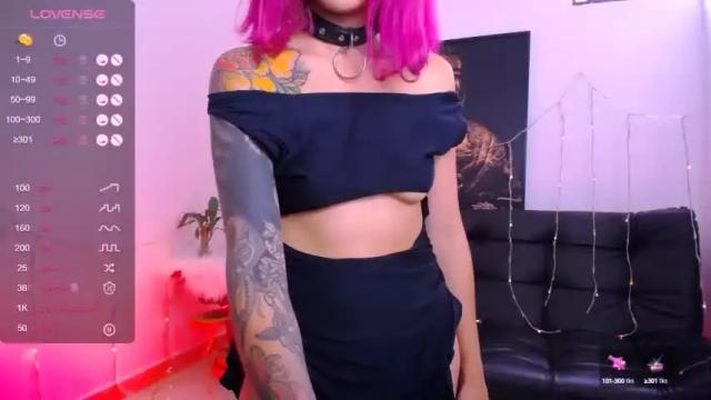 Image 4 of cristasky Stream on Chaturbate on 14 months ago
