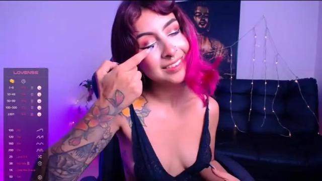 Image 6 of cristasky Stream on Chaturbate on 13 months ago