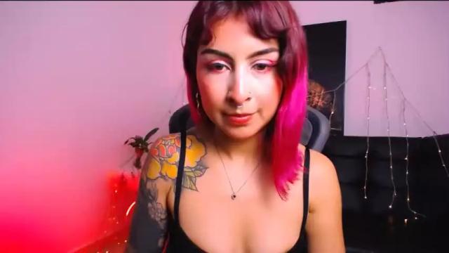 Image 3 of cristasky Stream on Chaturbate on 13 months ago
