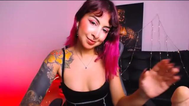 Image 4 of cristasky Stream on Chaturbate on 13 months ago