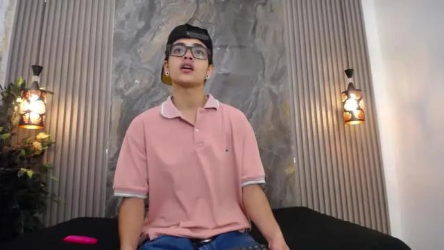 Image 4 of cristiann_suarez Stream on Chaturbate on 13 months ago