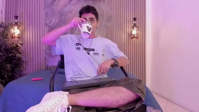Thumbnail 1, cristiann_suarez's Stream at Chaturbate, 13 months ago