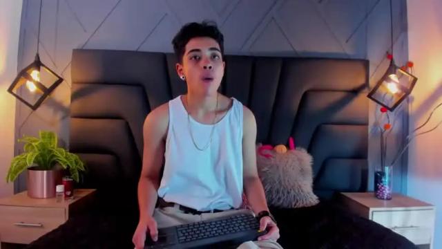 Image 6 of cristiann_suarez Stream on Chaturbate on 12 months ago
