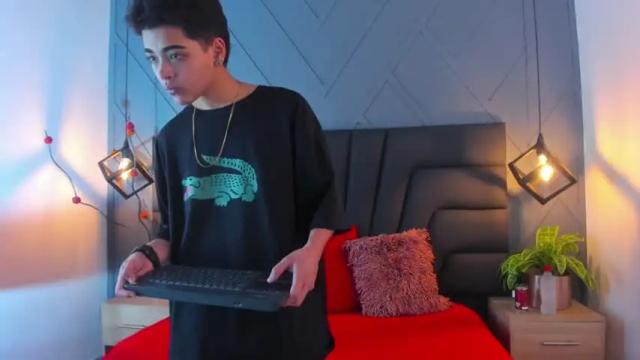 Image 4 of cristiann_suarez Stream on Chaturbate on 12 months ago