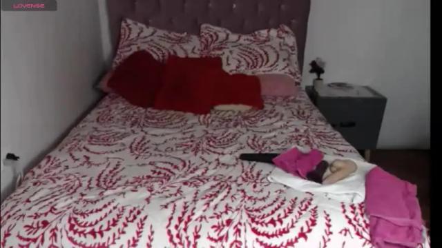 Image 2 of cristin_doll Stream on Chaturbate on 1 month ago