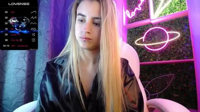 Image 8 of cristina_reyess Stream on Chaturbate on 25 months ago
