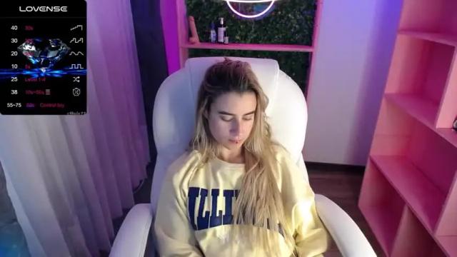 Thumbnail 3, cristina_reyess's Stream at Chaturbate, 25 months ago