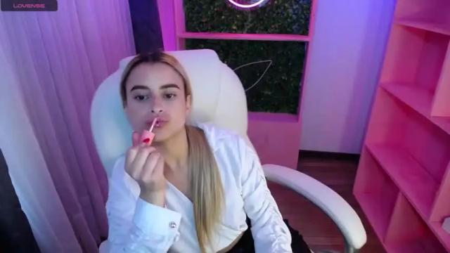 Image 8 of cristina_reyess Stream on Chaturbate on 25 months ago