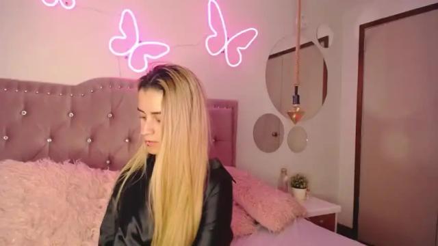 Image 11 of cristina_reyess Stream on Chaturbate on 25 months ago