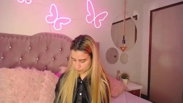 Image 6 of cristina_reyess Stream on Chaturbate on 25 months ago