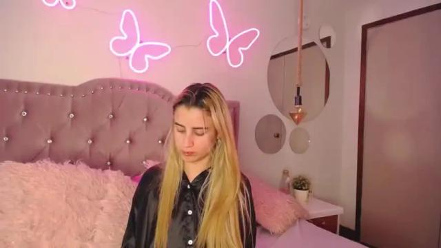 Image 8 of cristina_reyess Stream on Chaturbate on 25 months ago