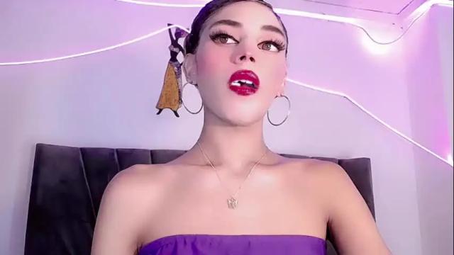 Image 4 of cristinadollsex Stream on Chaturbate on 16 days ago