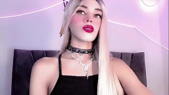 Image 11 of cristinadollsex Stream on Chaturbate on 15 days ago