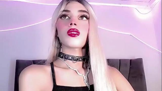 Image 2 of cristinadollsex Stream on Chaturbate on 15 days ago