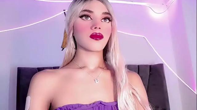 Image 4 of cristinadollsex Stream on Chaturbate on 4 days ago