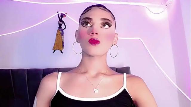 Image 2 of cristinadollsex Stream on Chaturbate on 1 month ago
