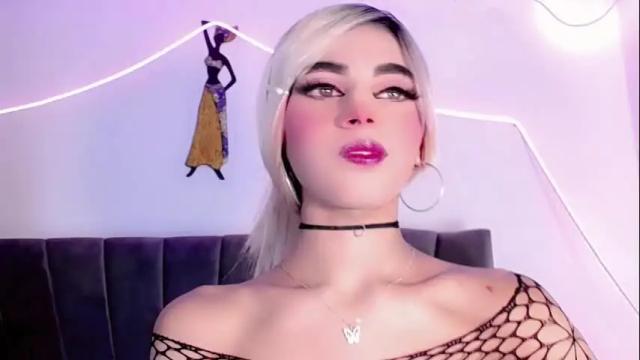 Image 10 of cristinadollsex Stream on Chaturbate on 15 days ago