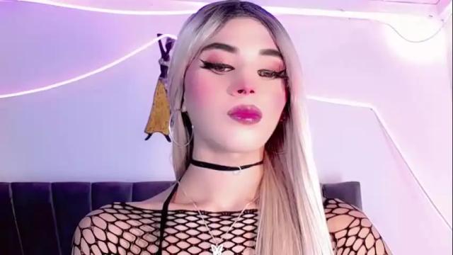 Image 4 of cristinadollsex Stream on Chaturbate on 13 days ago