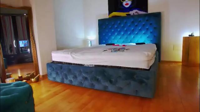 Image 12 of cristinavinci Stream on Chaturbate on 5 days ago