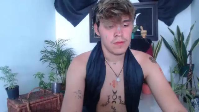 Image 8 of cristopher_069 Stream on Chaturbate on 16 months ago